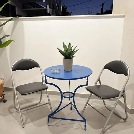 Eleni's Deluxe Apartment *