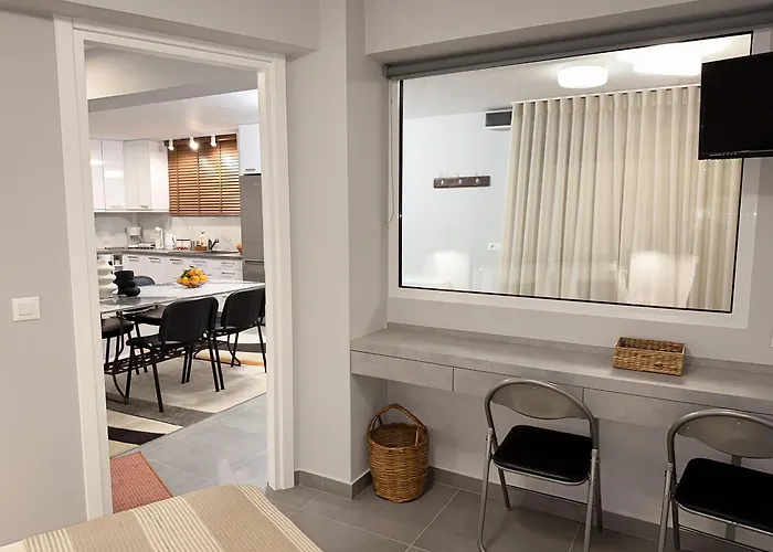 Апартаменты Eleni's Deluxe *